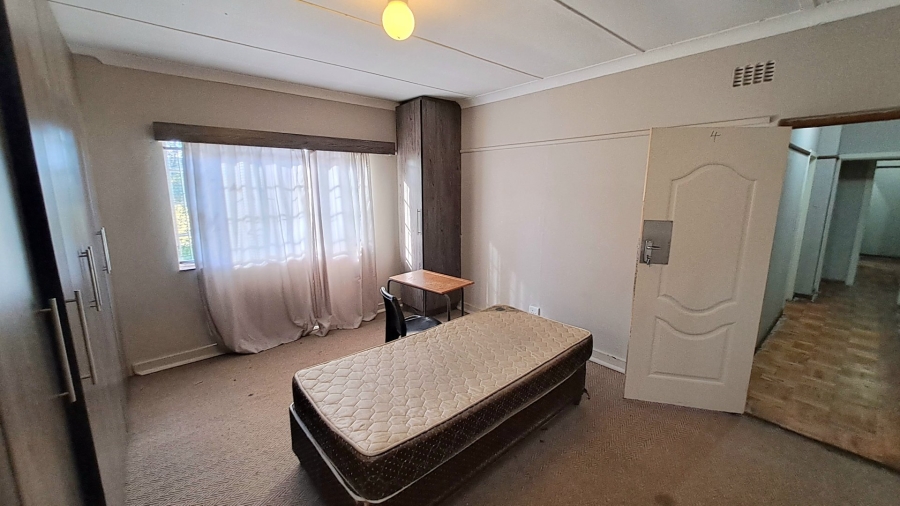 7 Bedroom Property for Sale in Willows Free State